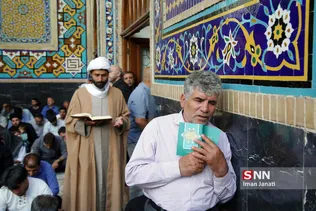 مراسم معنوی دعای عرفه در حرم مطهر رضوی