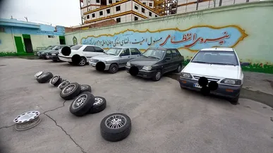 کشف خودروی مسروقه با پلاک دست‌نویس در غرب تهران؛ انبار ادوات سرقت منزل لو رفت