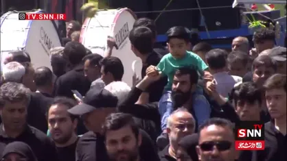حرکت دسته های عزاداری در روز شهادت امام رضا (ع) به سمت حرم مطهر رضوی