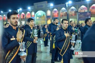 مراسم شام غریبان و لاله‌گردانی شهادت حضرت اباعبدالله الحسین(ع) و شهدای کربلا، شامگاه ۱۷ مرداد ماه ۱۴۰۱ با حضور آیت الله ابراهیم کلانتری تولیت آستان مقدس حضرت شاهچراغ(ع)، خادمین، زائرین و مجاورین بارگاه ملکوتی حرم مطهر حضرت شاهچراغ(ع) شیراز برگزار شد.