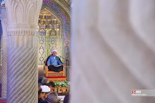 محفل انس با قرآن کریم در مسجد تاریخی نصیرالملک شیراز