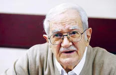 لزوم اخذ مالیات از فعالیت‌هایی که سودی بالاتر از تولید دارند / واردات ۳۰۰ میلیارد دلاری طی ۶ سال