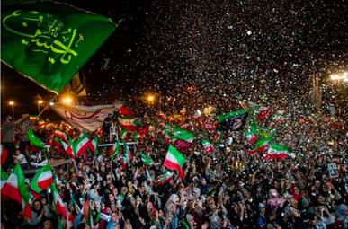 «خدایا، مرا با این مردم محشور کن»؛ امت احمد (ص) در میدان ولیعصر تهران، میثاقی تازه با آل محمد (ص) + فیلم و آلبوم تصاویر