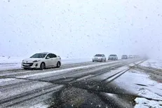 بارش برف و باران در برخی محور‌ها