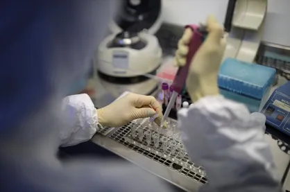 اولین آزمایشگاه تشخیص مولکولی کرونا در دانشگاه آزاد اصفهان مجوز فعالیت گرفت