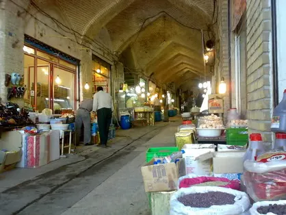 مسئولان اقتصادی زنجان دلایل کمبود مرغ و روغن در بازار را برای دانشجویان تشریح می&zwnj;کنند