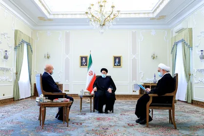 تأکید سران قوا بر هوشیاری مقابل خبرسازی و فتنه&zwnj;انگیزی دشمن