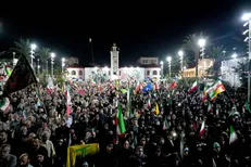 طنین میثاق صدروزه در قلب رشت/ میدان شهدای ذهاب تجلی‌گاه وفاداری به آرمان‌های انقلاب+فیلم
