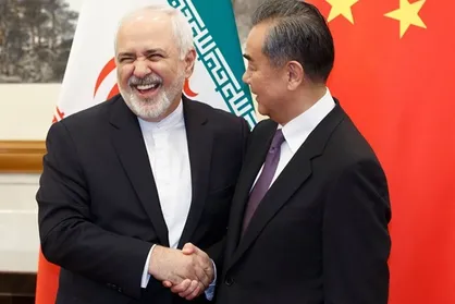 توئیت وزیر امور خارجه به زبان چینی: درباره برنامه ۲۵ ساله همکاری&zwnj;های دوجانبه به توافق رسیدیم