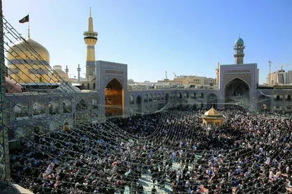 ۲۱۵۰ مددجوی کمیته امداد به زیارت حرم رضوی رفتند