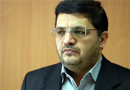 بانک مرکزی نباید از تعیین نرخ ارز شانه خالی کند/ ارز مسافرتی جزء کوچکی از نیاز ارزی کشور است