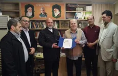 دیدار مدیرعامل صندوق اعتباری هنر با پیشکسوت عرصه فرهنگ، نشر و از پیشگامان انقلاب در استان قم
