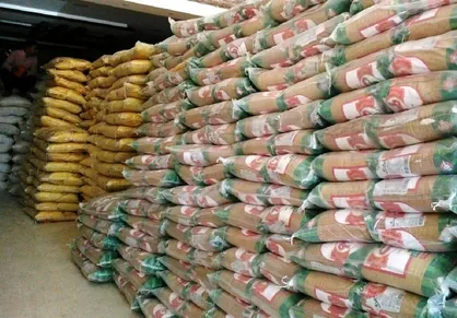 کشف ۱۹۲ تن برنج احتکارشده در یک انبار بندرعباس