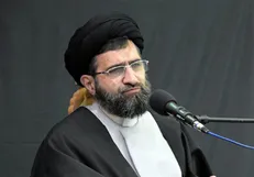 حکم صله رحم با اقوامی که پایبند به مسائل دینی نیستند چیست؟