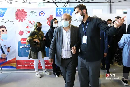 بازدید علیرضا زالی از مرکز واکسیناسیون بسیج دانشجویی