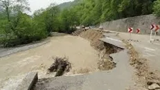 انسداد محور هراز در پی جاری شدن سیلاب