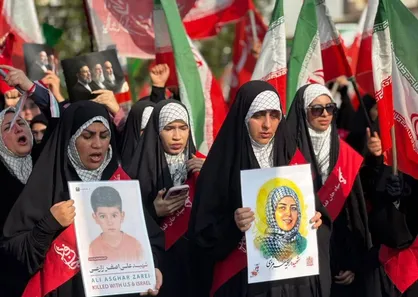 ثبت&zwnj;نام یک&zwnj;هزار و ۶۰۰ نفر در پویش &laquo;جان&zwnj;فدایان&raquo; بندر امام خمینی/ تشریح ساختار گردان&zwnj;های بسیج توسط فرمانده سپاه