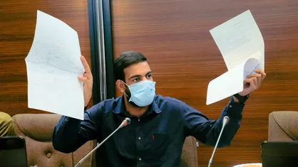 ادامه فعالیت واحد&zwnj;های صنعتی در زرقان سلامتی مردم را به خطر می&zwnj;اندازد