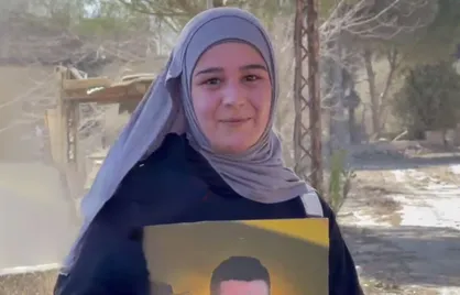 حس عجیبی دارم، اینجا هر جا قدم می&zwnj;زنم، یک شهید بوده
