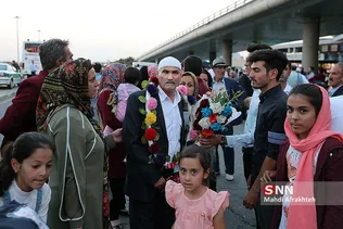 بازگشت اولین کاروان حجاج از سفر حج