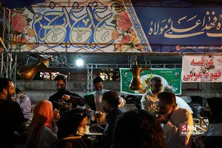 پخت و پخش نذری در شب عید غدیر خم