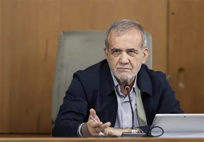 پزشکیان: هرگز نمی&zwnj;توانم بپذیرم که مردم کشورم چشم به آن سوی مرزها داشته باشند