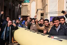 موشک بالستیک ذوالفقار در دانشگاه امیرکبیر به نمایش درآمد/ سلفی با ویران‌کننده لانه داعش