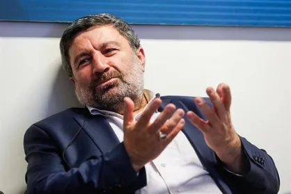 پزشکان مالیات خود را متناسب با میزان درآمدشان پرداخت کنند/ به هیچ قشری نباید امتیازات مالیاتی ویژه داد
