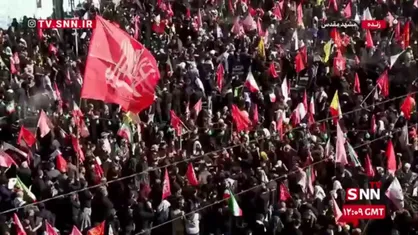 دسته&zwnj;های عزاداری در مراسم تشییع پیکر رهبر شهید در مشهد