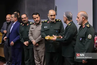 مراسم رونمایی از آثار اسنادی و پژوهشی دفاع مقدس
