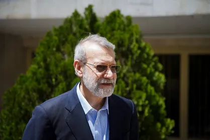 مراسم تشییع پیکر شهید علی لاریجانی و شهید غلامرضا سلیمانی همزمان با تشییع پیکر شهدای ناوشکن دنا برگزار می&zwnj;شود