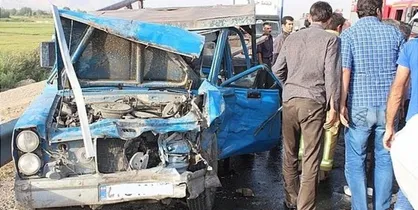 مرگ ۵ نفر به علت برخورد تانکر حمل سوخت با وانت نیسان