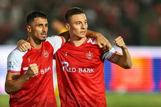 دیدار تیم‌های پرسپولیس و استقلال خوزستان