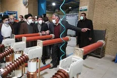 رئیس جمهور از کارخانه الکتروکویر در یزد بازدید کرد