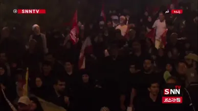 مردم همچنان به سوی مسجد جمکران روانه می‌شوند برای نماز بر رهبر شهید انقلاب