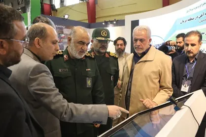بازدید سرلشکر سلامی از نمایشگاه دستاورد&zwnj;های بنیاد تعاون بسیج