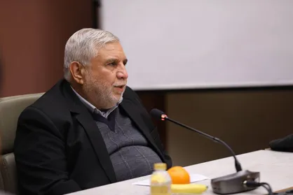 آرشیوها باز می&zwnj;شوند/ انتشار تصاویری از سفر آقای هاشمی به باکو برای اولین بار در مستند &laquo;کاست&zwnj;ها&raquo;