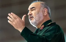 هشدار سرلشکر سلامی به آمریکا و اسرائیل: دست از پا خطا کنید هر دوی شما را می‌زنیم