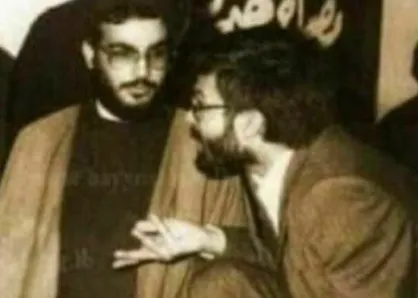 عکس| تصویری قدیمی از شهید ابومهندس در کنار سیّد حسن نصرالله