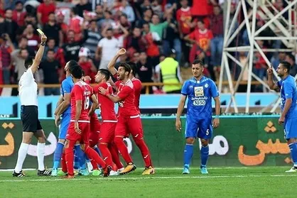 رونمایی از پیراهن استقلال و پرسپولیس
