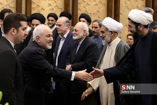 همایش حکیم محور وحدت