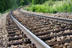 درخواست وزیر کار از جهانگیری برای حذف امتیاز واردات ریل از اوراسیا