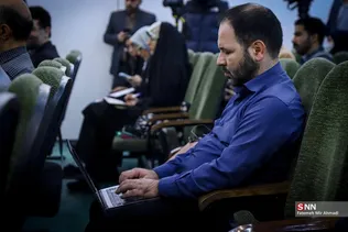 نشست  حمید شهریاری