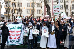 تجمع دانشجویان در اعتراض به کشتار مردم یمن