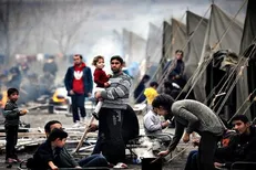 بمباران یک مسجد و اردوگاه آوارگان فلسطینی در غزه