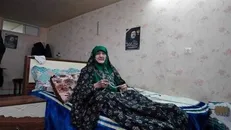 عیادت معاون بنیاد شهید کشور از مادر شهید رئیسی در مشهد