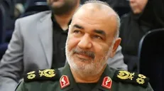 تجلیل سرلشکر سلامی از خانواده شهیدان رضا و مهران عزیزانی