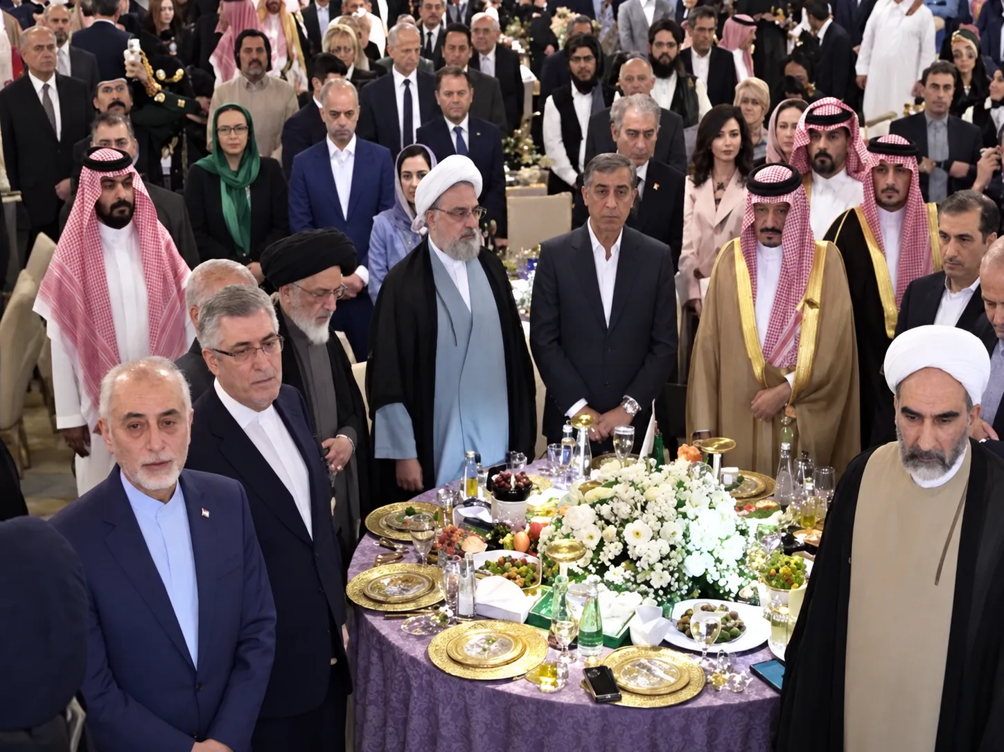 پرسش از دبیرکل مجمع تقریب؛ پیام حضور در جشن تأسیس عربستان چیست؟ / از خون یمن و غزه تا جشن سعودی؛ مطالبه‌ای از علمای جهان اسلام