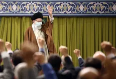 مسئولان نظام و میهمانان کنفرانس وحدت اسلامی با رهبر انقلاب دیدار کردند