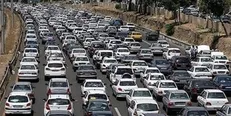 ترافیک سنگین در محور‌های هراز و فیروزکوه/ بارش باران باعث کندی تردد شده است